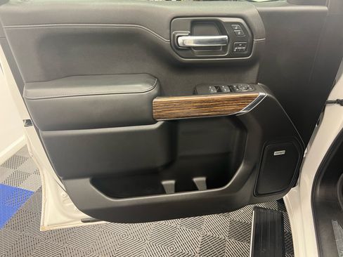 Used 2020 Chevrolet Silverado 1500 High Country image 5