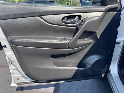 Used 2019 Nissan Rogue Sport S FWD image 19