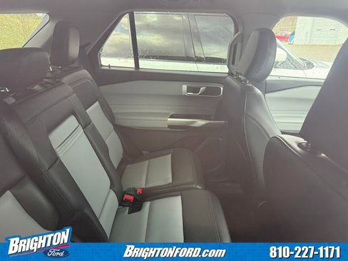 Used 2023 Ford Explorer XLT w/ Equipment Group 202A image 8