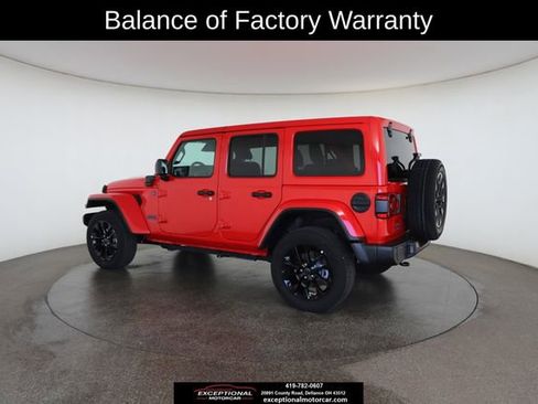 Used 2025 Jeep Wrangler Unlimited Sahara w/ Safety Group image 10