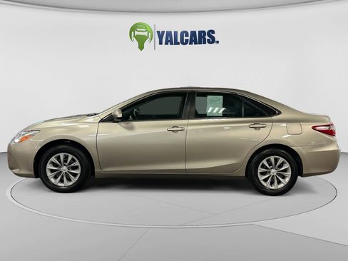 Used 2017 Toyota Camry LE FWD image 2