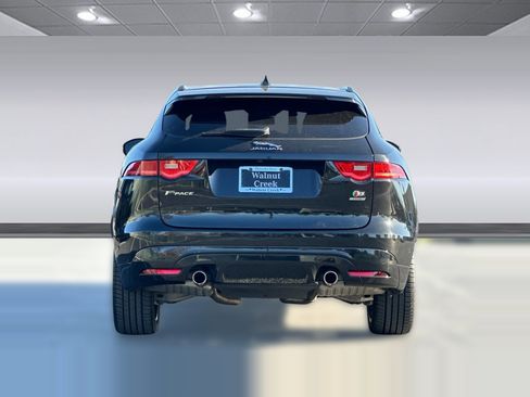Used 2019 Jaguar F-PACE S image 9