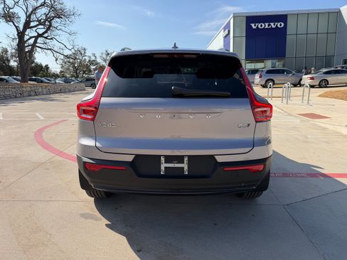 New 2026 Volvo XC40 B5 Core w/ Protection Package Premier image 5