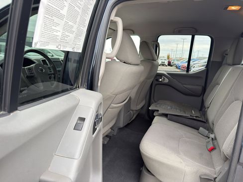 Used 2019 Nissan Frontier SV image 30