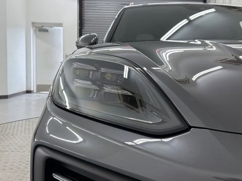 Certified 2025 Porsche Cayenne S AWD/4WD image 11