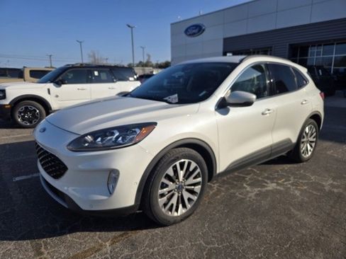 Used 2020 Ford Escape Titanium image 1
