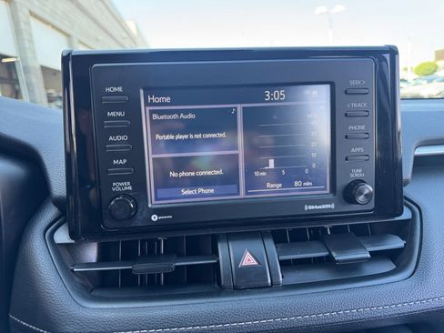 Used 2020 Toyota RAV4 LE w/ Carpet Mat Package FWD image 28