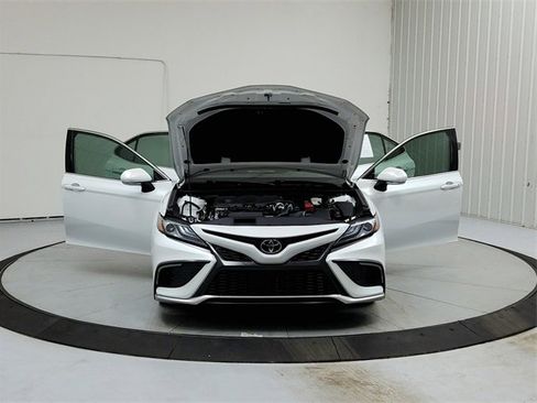 Used 2023 Toyota Camry XSE image 10