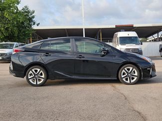 Used 2017 Toyota Prius Three Touring FWD video 4