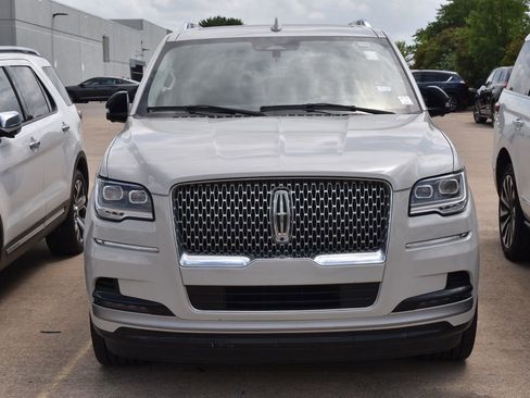 Certified 2022 Lincoln Navigator Reserve AWD/4WD image 3
