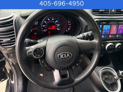 Used 2016 Kia Soul Base image 23