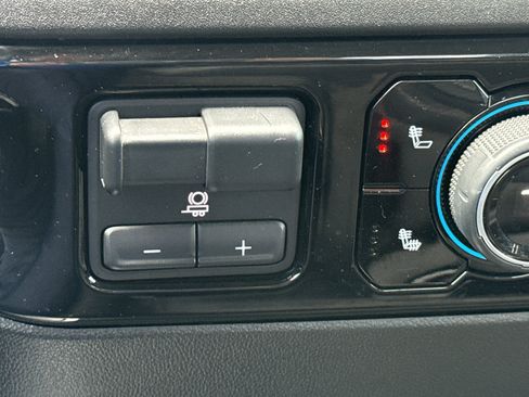 Used 2024 Chevrolet Silverado 1500 RST w/ Z71 Off-Road Package image 44