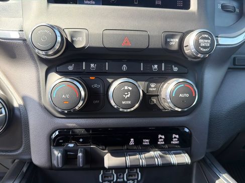 Used 2022 RAM 1500 Laramie w/ Sport Appearance Package AWD/4WD image 27