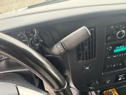 Used 2019 Chevrolet Express 3500 w/ Driver Convenience Package image 17