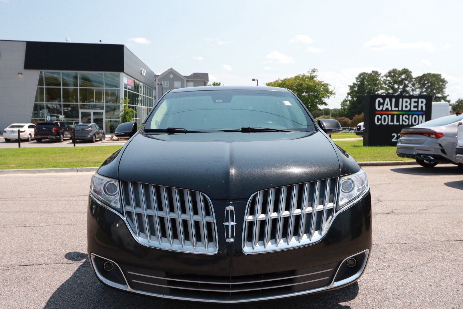 Used 2012 Lincoln MKT FWD image 8