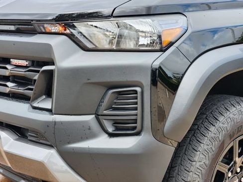 Used 2025 Chevrolet Colorado Trail Boss AWD/4WD image 8