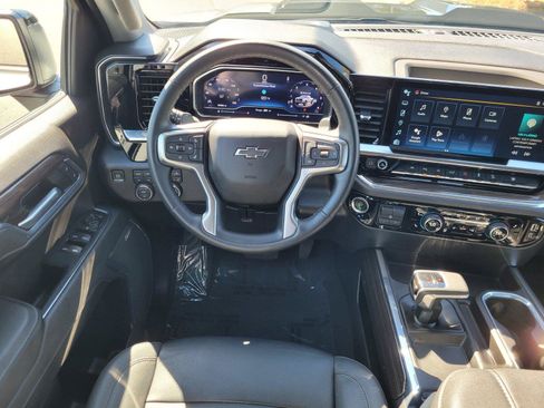 Used 2024 Chevrolet Silverado 1500 LT Trail Boss w/ LT Trail Boss Premium Package AWD/4WD image 19