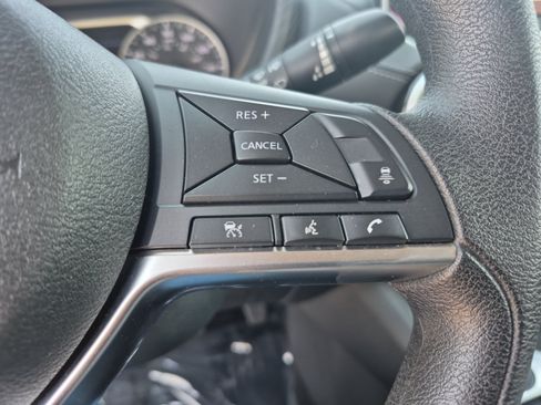 Used 2025 Nissan Sentra SV FWD image 16