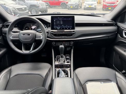 Used 2024 Jeep Compass Latitude w/ Altitude Special Edition AWD/4WD image 18