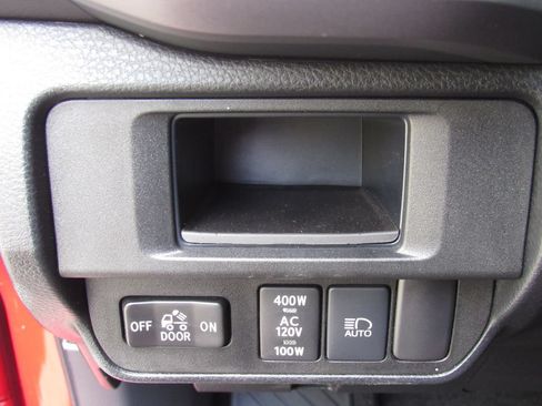 Certified 2019 Toyota Tacoma TRD Sport w/ Technology Package AWD/4WD image 32