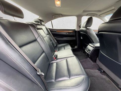 Used 2013 Lexus ES 300h Hybrid image 20