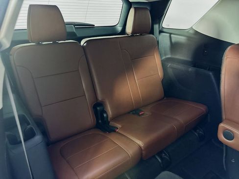 Used 2018 Chevrolet Traverse High Country AWD/4WD image 29