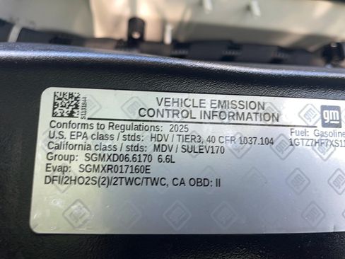 Used 2025 GMC Savana 3500 Extended RWD image 15