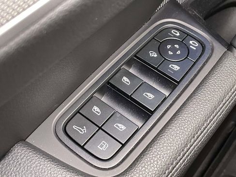 Used 2025 Porsche Cayenne S image 39