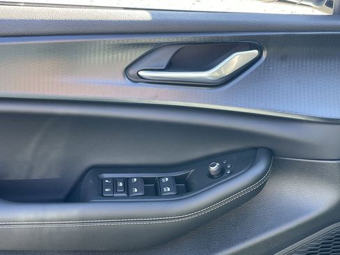 New 2025 Jeep Grand Cherokee Altitude image 13