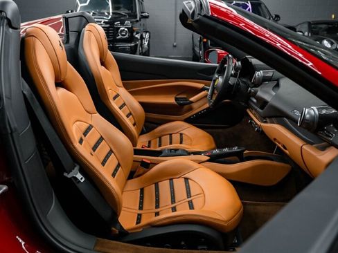 Used 2021 Ferrari F8 Tributo RWD image 37