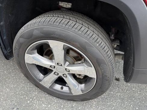 Used 2022 Jeep Grand Cherokee L Limited RWD image 7