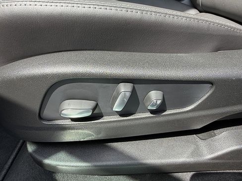 New 2026 Cadillac XT5 Premium Luxury image 17