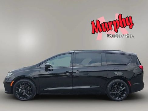 Used 2025 Chrysler Pacifica Limited FWD image 5