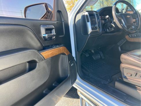 Used 2018 Chevrolet Silverado 1500 LTZ w/ Texas Edition image 12