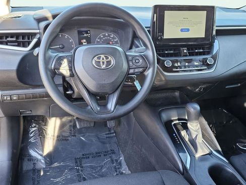 Used 2023 Toyota Corolla LE image 31