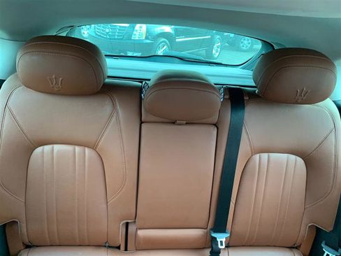 Used 2017 Maserati Levante image 17