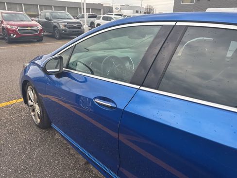 Used 2017 Chevrolet Cruze Premier w/ RS Package image 8