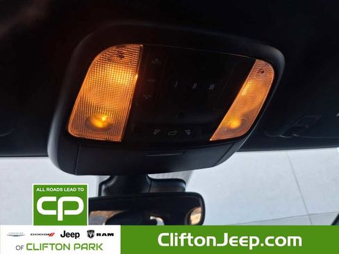 Used 2023 Dodge Durango GT image 28