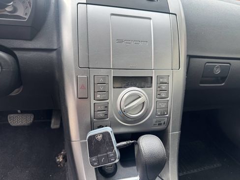 Used 2009 Scion tC FWD image 18