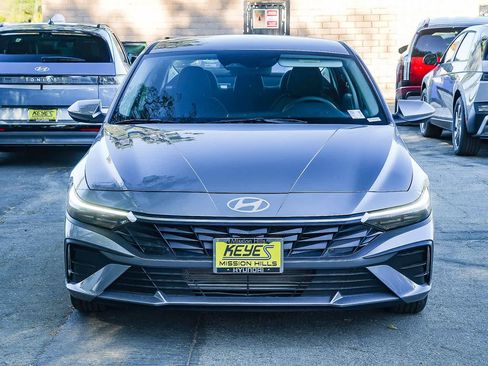 New 2026 Hyundai Elantra SE image 2