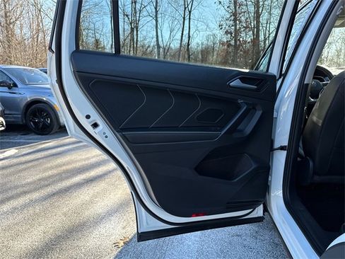 Certified 2023 Volkswagen Tiguan SE image 21