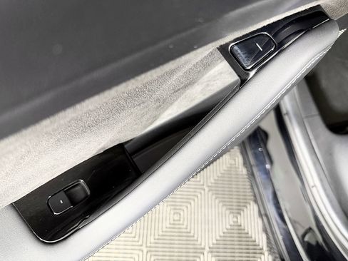 Used 2018 Tesla Model 3 Long Range RWD image 33