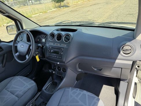Used 2013 Ford Transit Connect XLT image 28