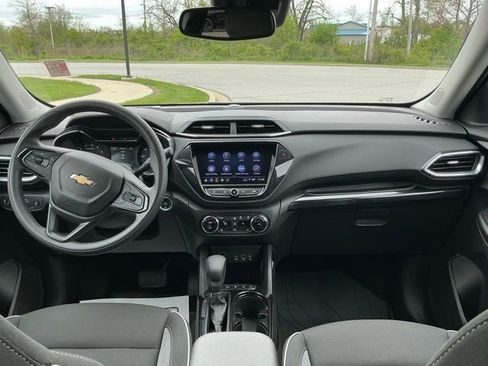 Used 2023 Chevrolet TrailBlazer LT w/ Convenience Package AWD/4WD image 21