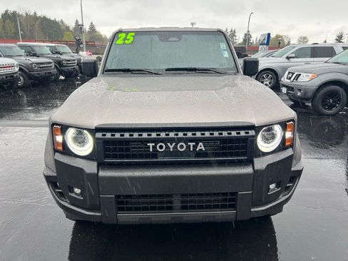 Used 2025 Toyota Land Cruiser image 5