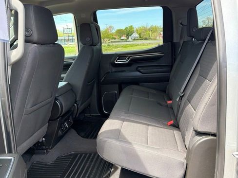 Used 2024 Chevrolet Silverado 1500 LT AWD/4WD image 17