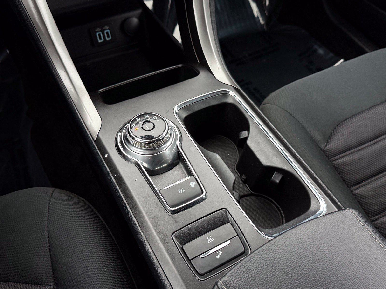 Used 2019 Ford Fusion SE FWD image 31