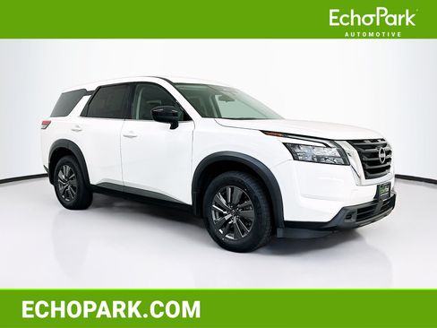 Used 2023 Nissan Pathfinder S AWD/4WD image 1