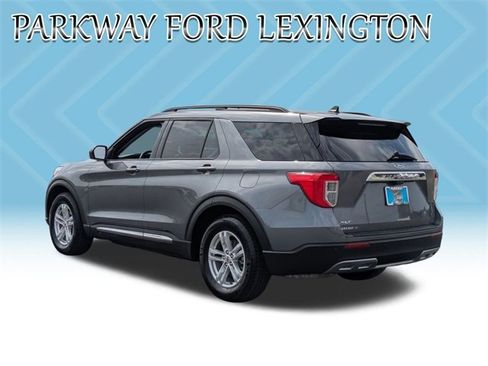 Used 2022 Ford Explorer XLT w/ Equipment Group 202A image 7
