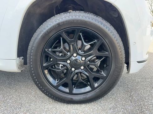 Used 2021 Jeep Grand Cherokee Limited X image 38